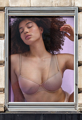 ThirdLove outdoor lightbox model